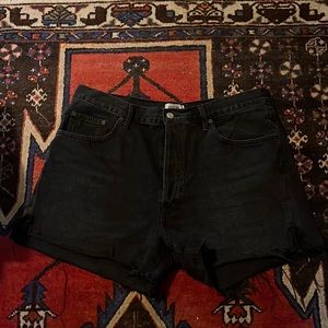 Agolde black dee shorts